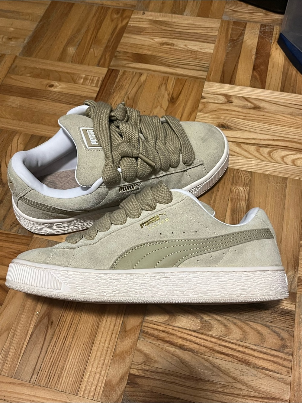 Puma XL Suede Sneakers (size 7.5 women’s) - Picture 4 of 5